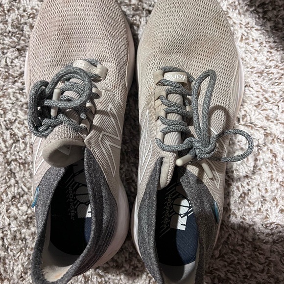 New Balance Roam - Picture 2 of 2